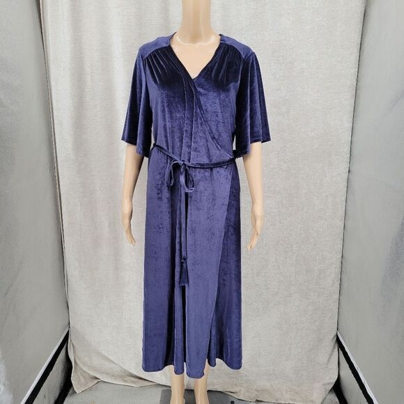 Boutique  Evening Blue Velvet Short Sleeve Wrap Midi Dress Women's Plus Size 1X - Picture 6 of 13